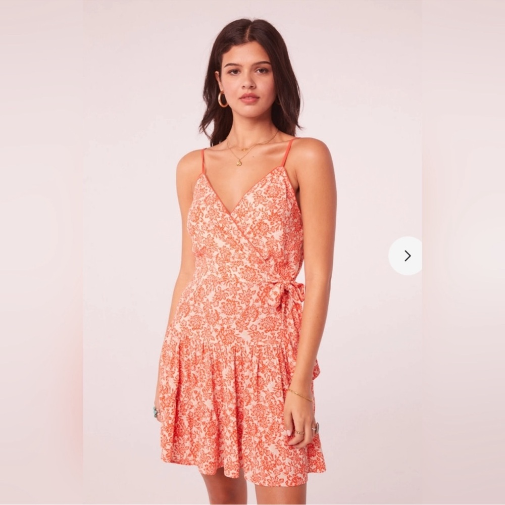 Band of the Free Floral Wrap Dress in Coral Size S